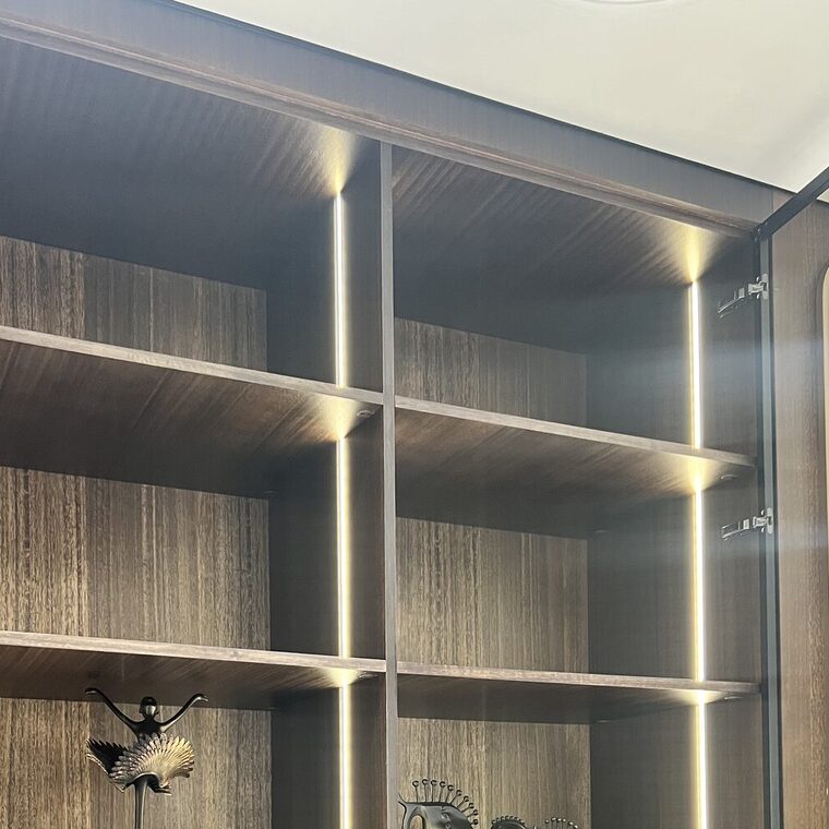 Скрытая LED-подсветка ниш и полок